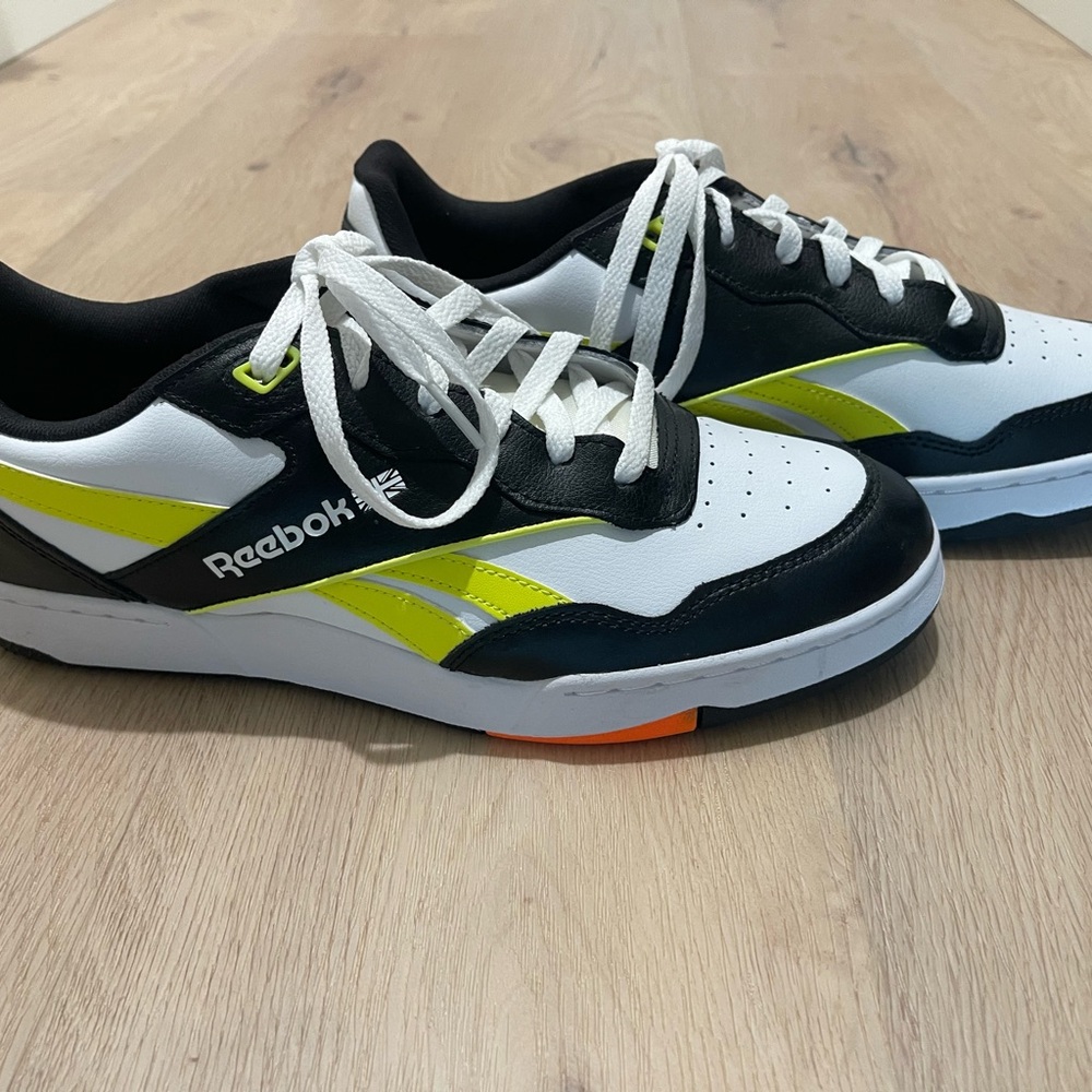 Reebok BB 4000 II Men’s Lifestyle Shoe Athletic Sneaker